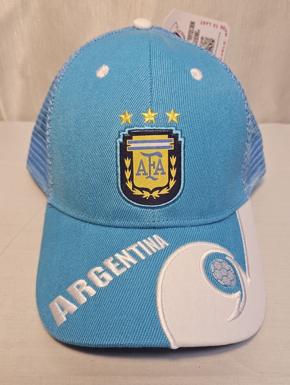 Argentina Soccer Cap with Embroidered Crest-NWT